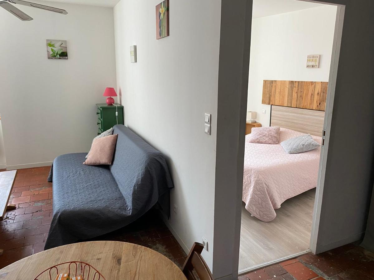 La Tomette - Le Charme De L'authentique Apartment Maury